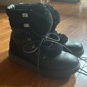 UGG Vicki Black Fur-Lined Winter Boots